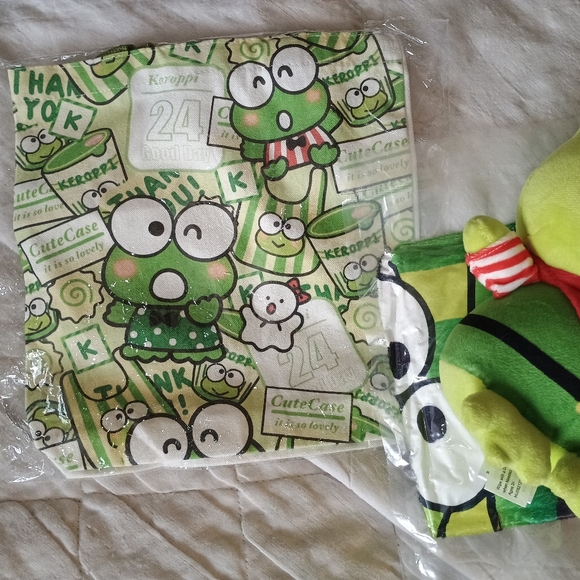 Sanrio Keroppi Hello Kitty Friend Holiday Bundle Gift Set - Picture 4 of 5